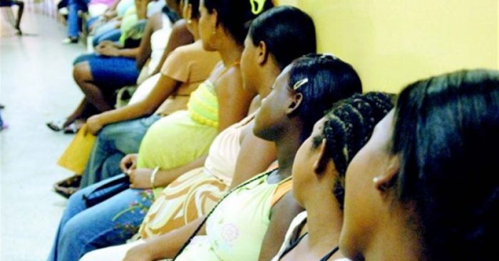 Haitianas madres 816x428 1 700x367 1