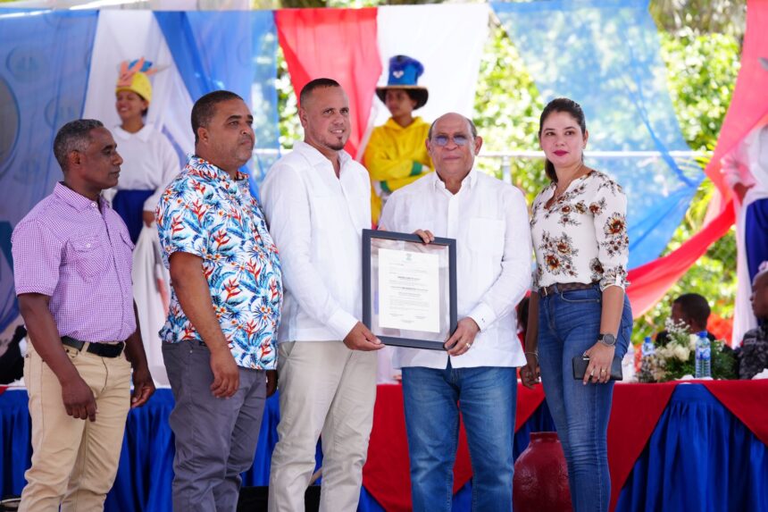 Rafael Santos Badia fue declarado visitante distinguido de parte de la Junta Distrital de Banco Arriba