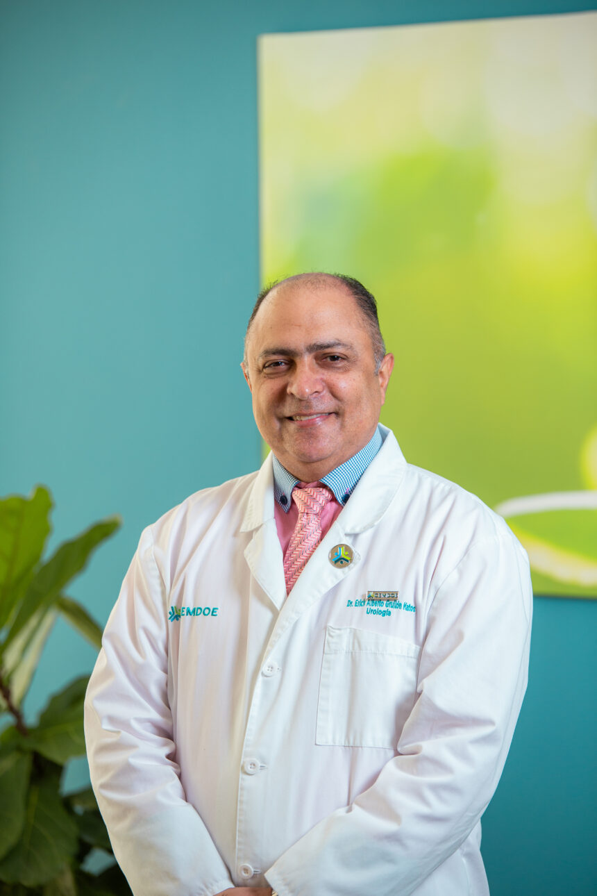 Doctor Erick Grullon urologo del Centro Medico de Diabetes Obesidad y Especialidades CEMDOE