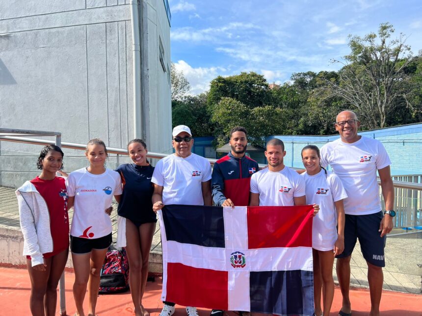 La delegacion dominicana que participo enel torneo celebrado en Medellin Colombia