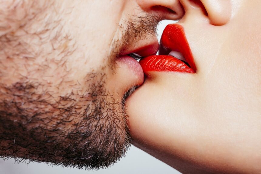 el beso de lengua un termometro en tu relacion de pareja