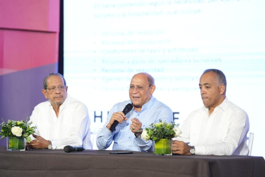 Rafael Santos Badia expone en panel