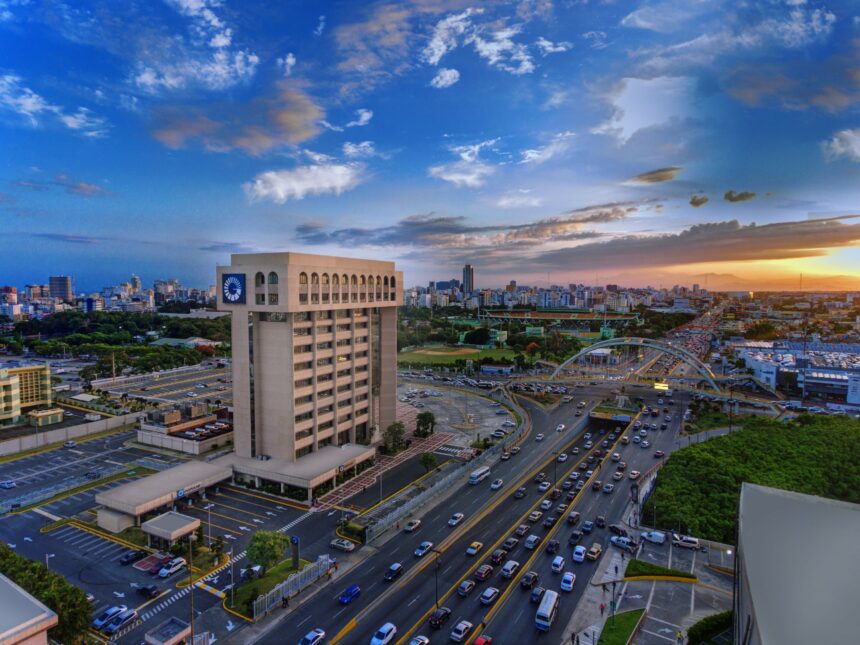 Fotografia de la Torre Popular sede del Banco Popular Dominicano.1