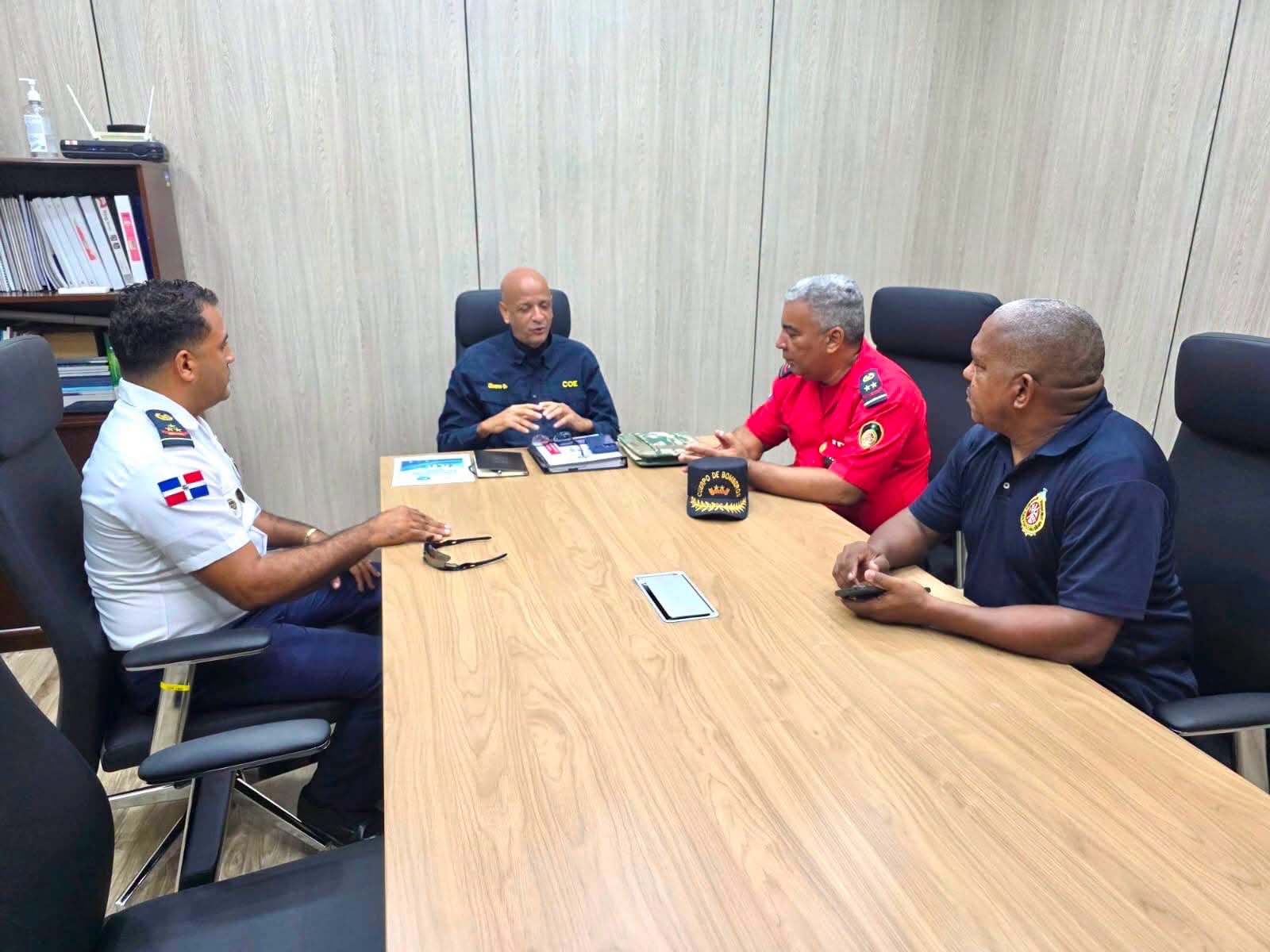 COE y Bomberos de Punta Cana fortalecen coordinación para responder ante emergencias